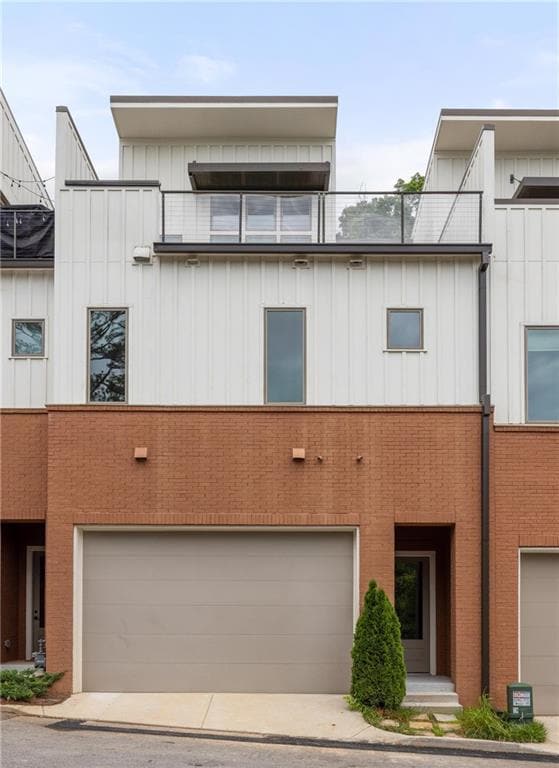 Building Photo - 10904 Serenbe Ln