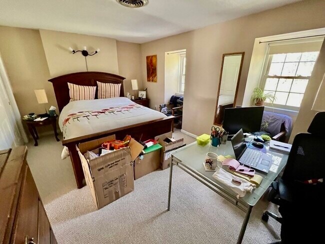 Building Photo - 28 Shackle Way