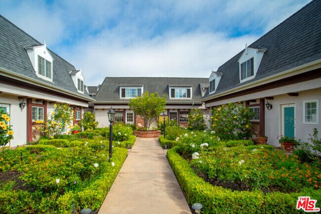 Building Photo - 8130 Redlands St