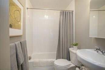 Building Photo - 158 Cottage St