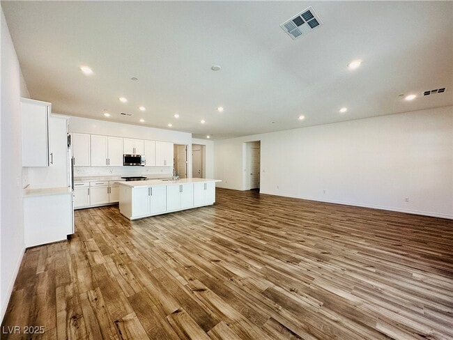 Building Photo - 981 Woodburn Ln