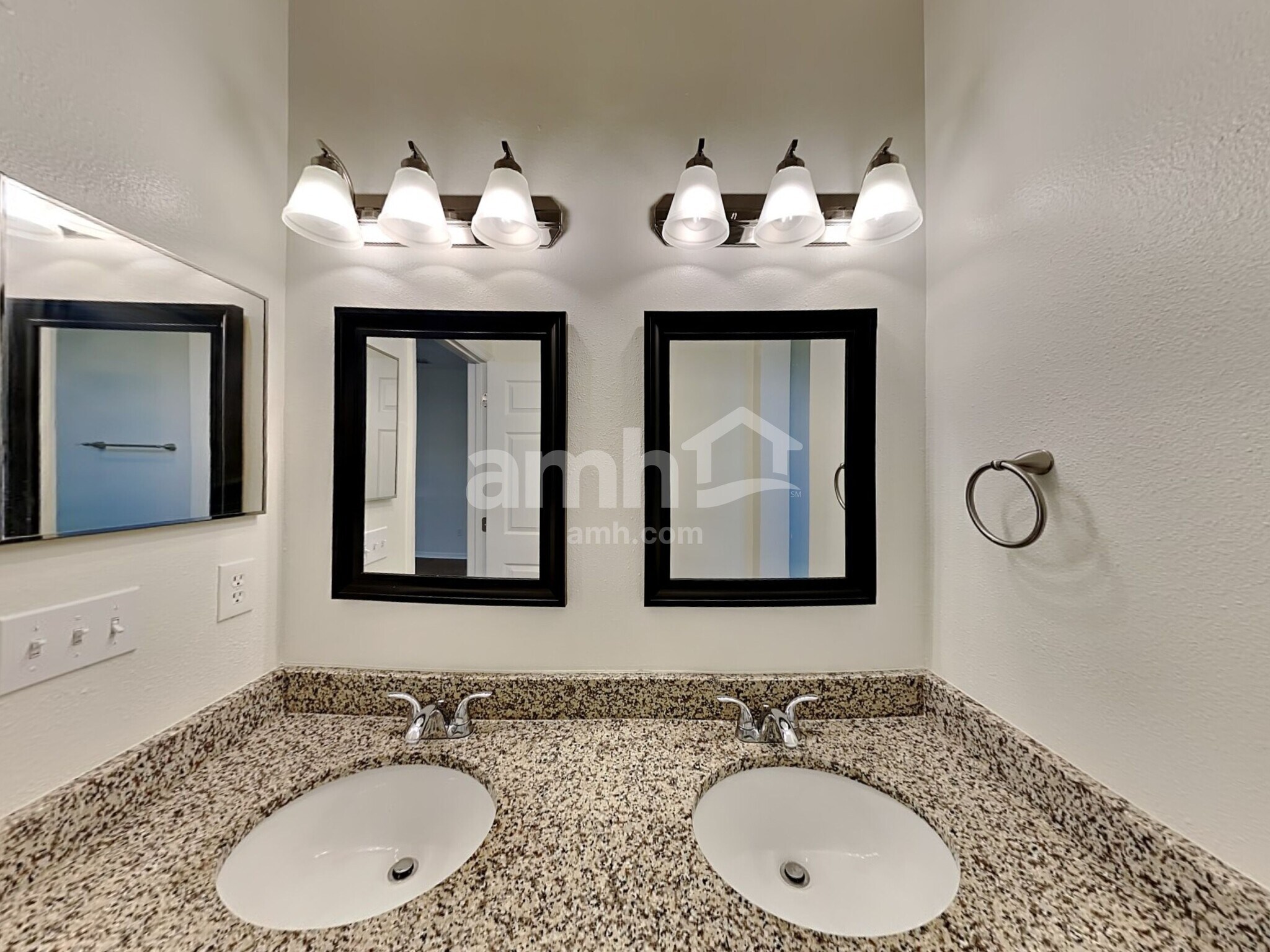 Building Photo - 34512 Smart Dr