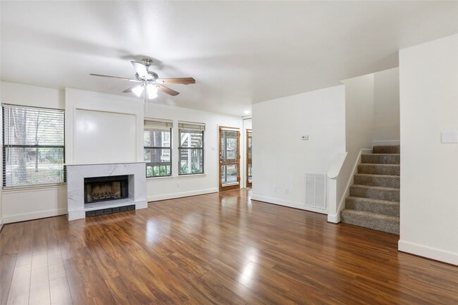 Building Photo - 28 Sawmill Grove Ln