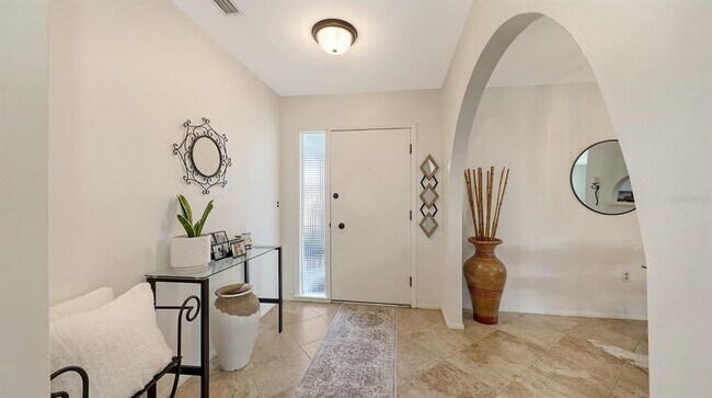 Building Photo - 6717 Roxbury Dr