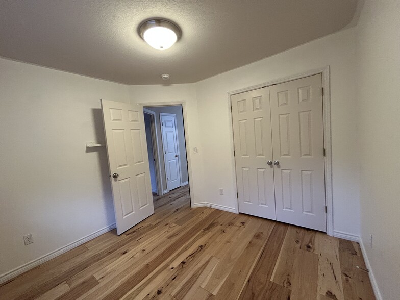 Building Photo - 17592 SW Heatherwood Ln