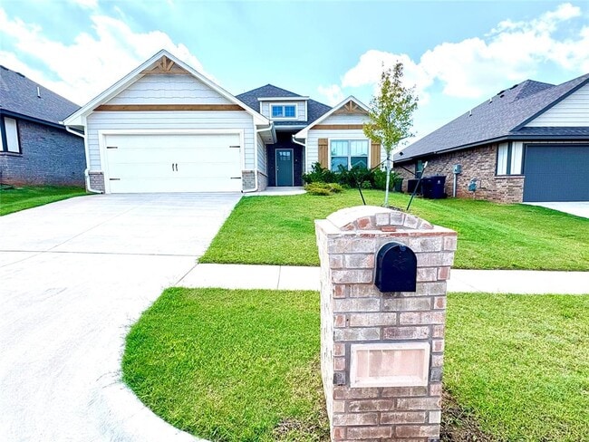 Building Photo - 5509 Malpaso Crk Dr