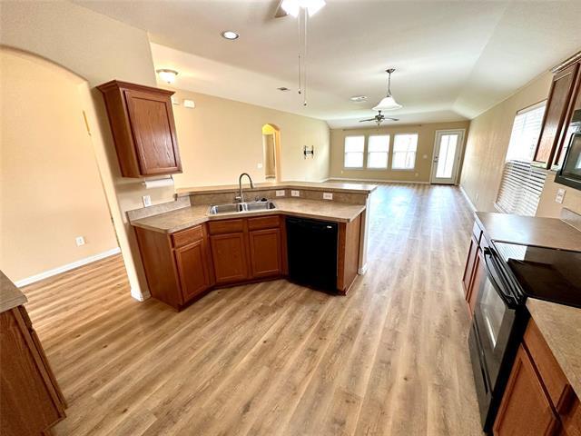 Building Photo - 221 Creekwood Dr