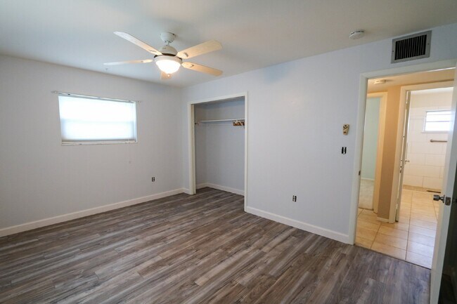 Building Photo - 1204 Harkness Way