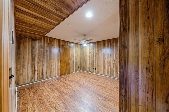 Building Photo - 4161 W Pointe Dr NW