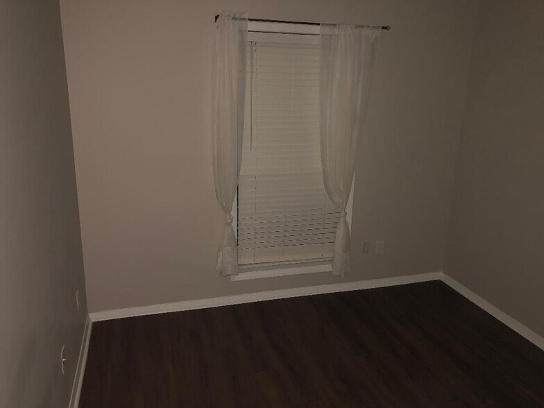 Building Photo - 615 Wynnes Ridge Cir SE