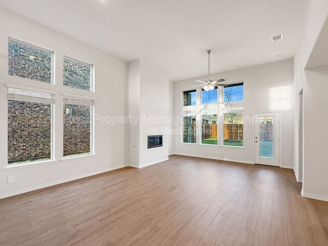 Building Photo - 2021 Ozark Hls Ln