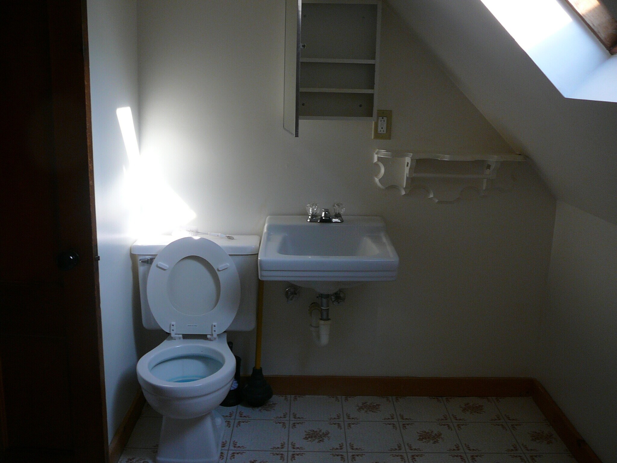 Upstairs- Bathroom - 62 Doyle Ln