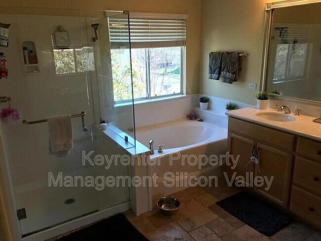 Building Photo - 3825 Venus Ct
