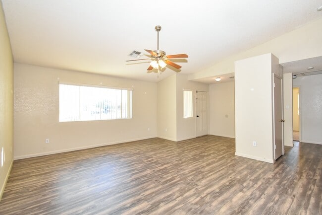 Building Photo - 2866 S 30th Dr