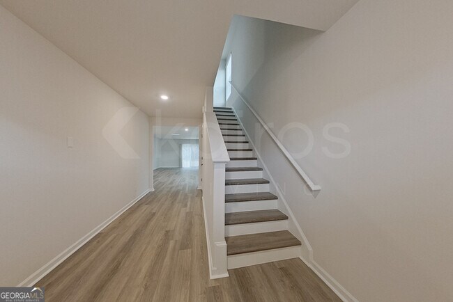 Building Photo - 115 Inez Ave