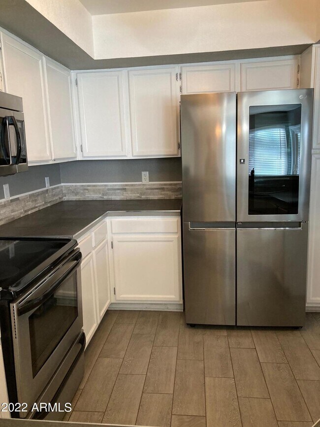 Building Photo - 3440 E Southern Ave