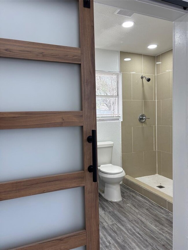 Building Photo - 2012 Water St