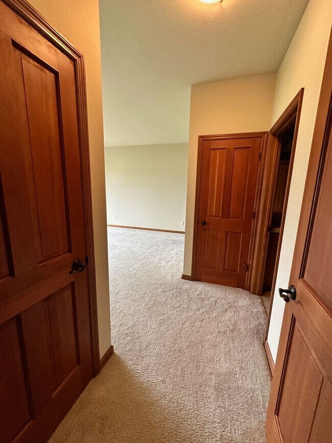 Building Photo - MIE451