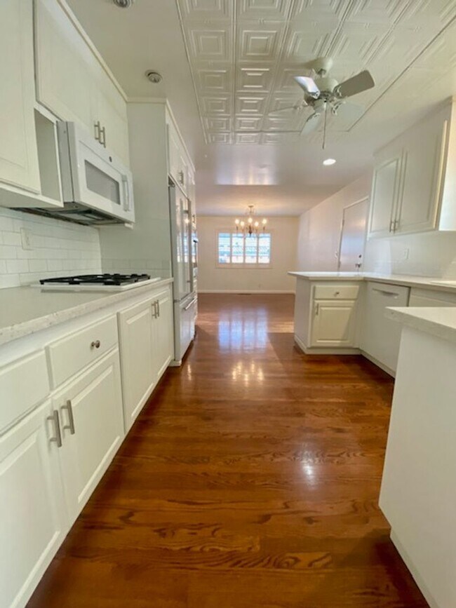 Building Photo - Updated property with luxury Appliances in a prime location in Livermore