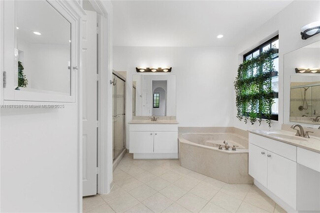 Building Photo - 1559 Passion Vine Cir