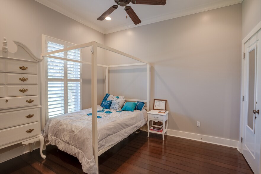 Building Photo - 306 Palermo Dr