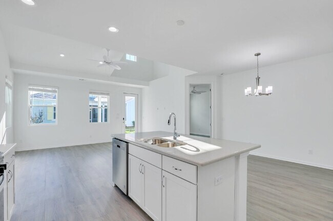 Building Photo - 165 Salty Fin Dr