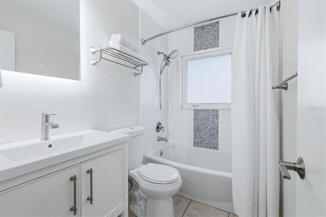 Building Photo - 6309 Flamingo Dr
