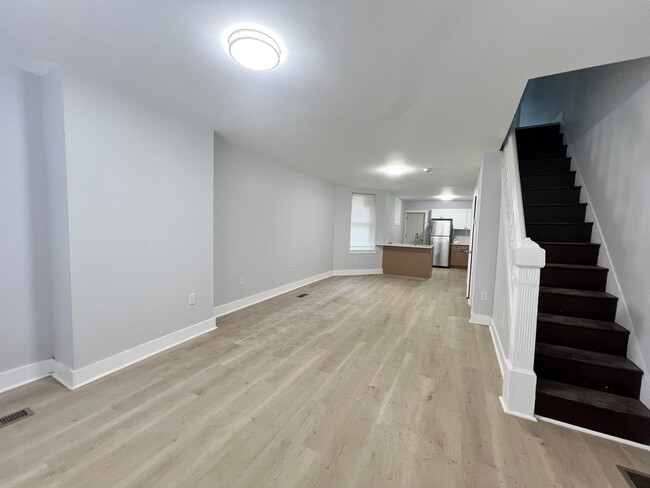 Building Photo - Remodeled 3b/1.5b House in South Philly! Section 8 ONLY!