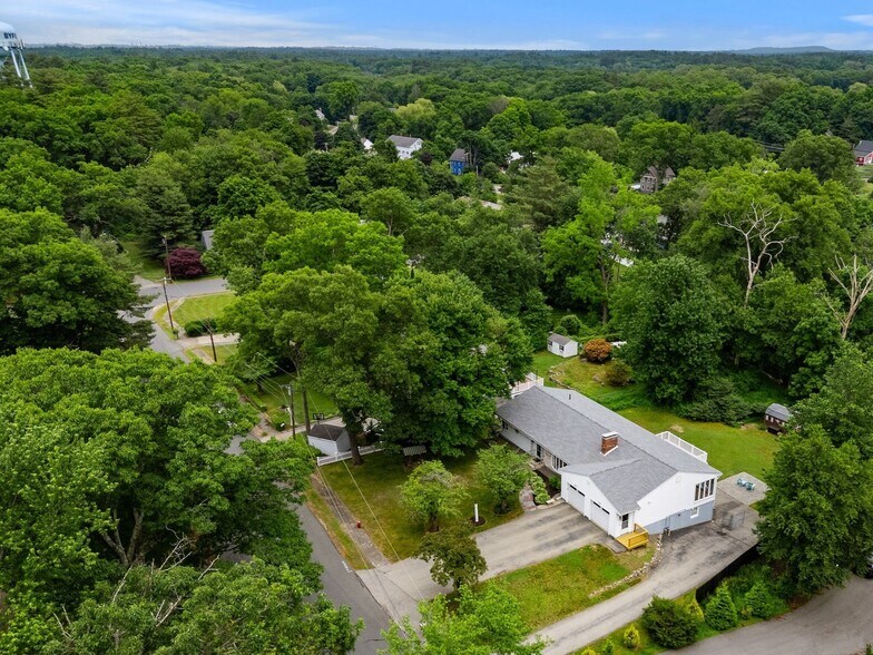 Aerial - 5 Oak Ter