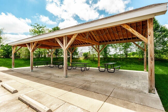 Building Photo - 342 Manor Row