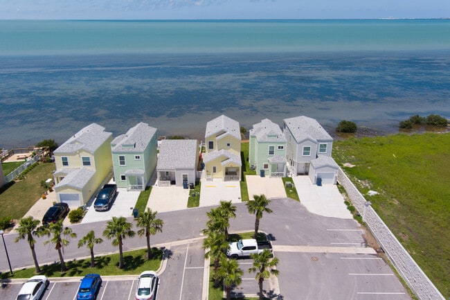 Building Photo - 106 Las Joyas Blvd