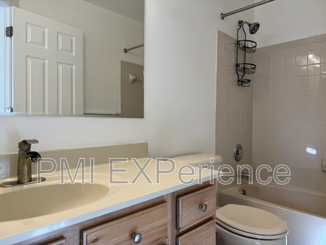 Building Photo - 12914 Woods View St