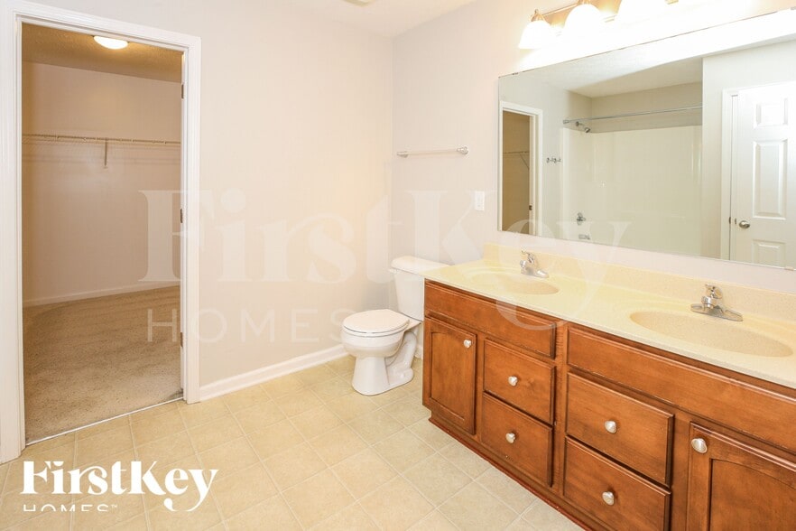 Building Photo - 13858 Ellsworth Ln