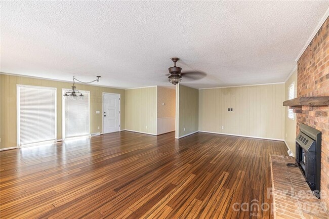 Building Photo - 24752 Kates Dr