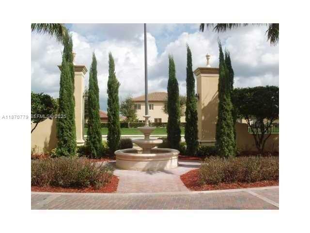 Building Photo - 1555 NE 33rd Rd