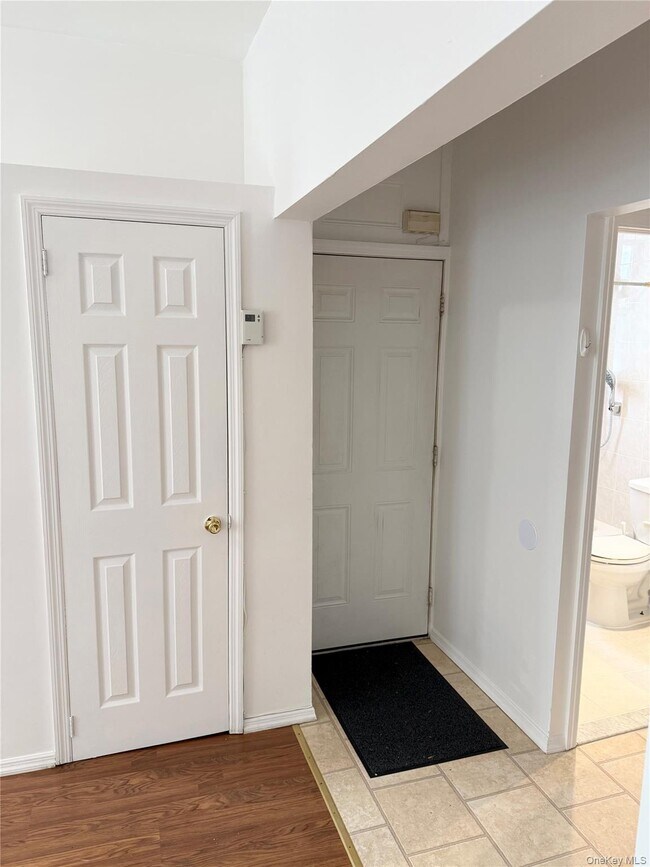 Building Photo - 18-31 25th Rd