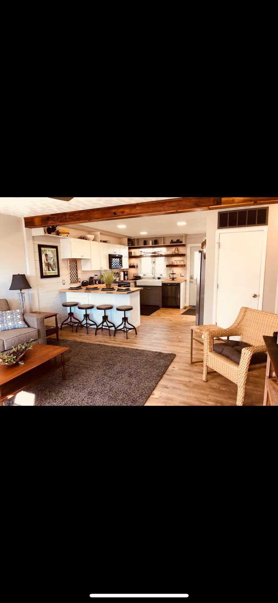 Building Photo - 1813 Bayview Ln