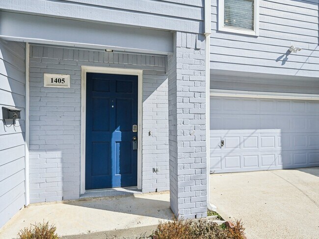 Building Photo - 1405 Bailey St