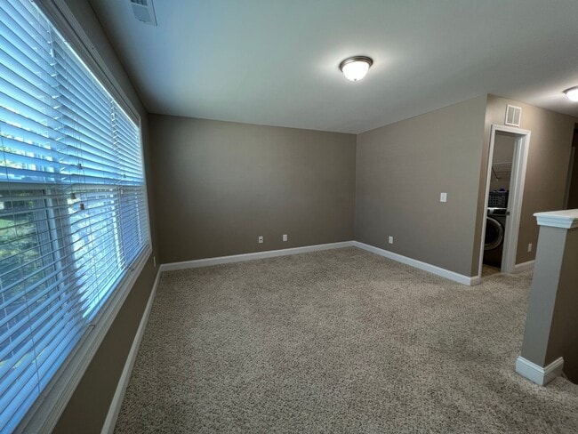 Building Photo - 1031 Liberty Ln