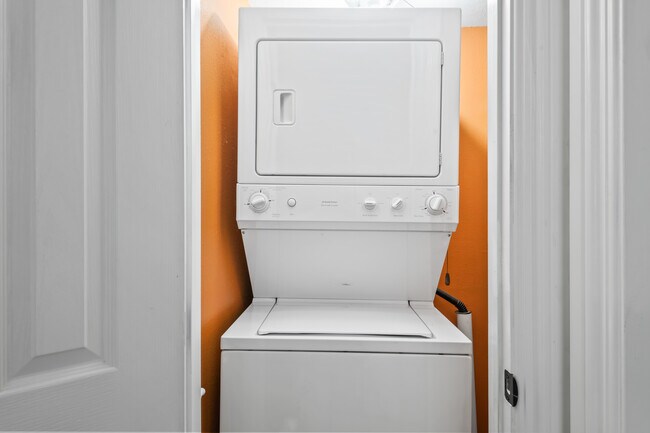 Building Photo - 500 Lake Marina Dr