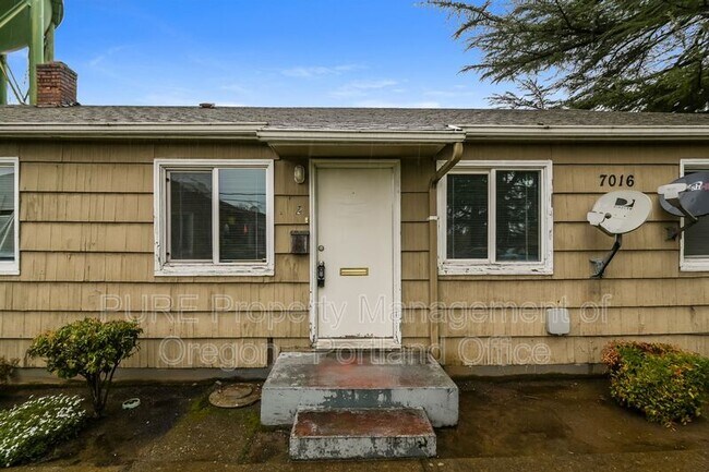 Building Photo - 7016 N Amherst St