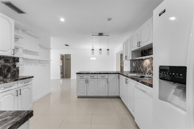 Building Photo - 3560 SW 107th Ct