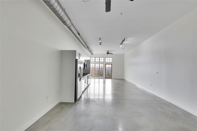Building Photo - 2235 E 6th St