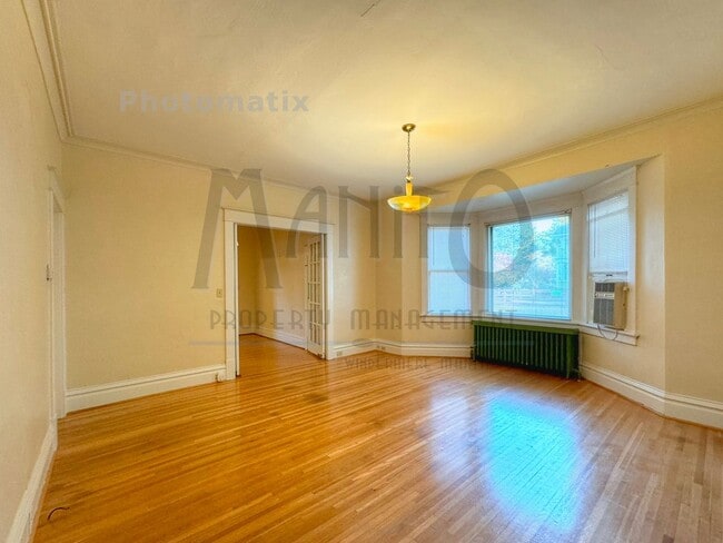 Building Photo - 602 E 23rd Ave