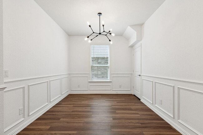 Building Photo - 2412 Rooster Ln