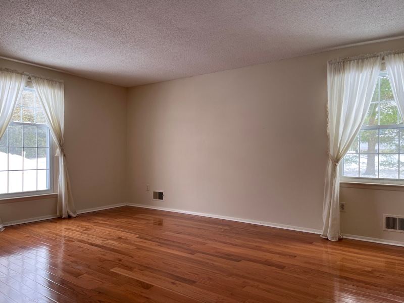 Building Photo - 33 Rockhurst Dr