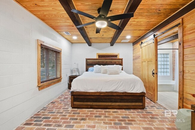 Building Photo - 27522 Burkhardt Dr