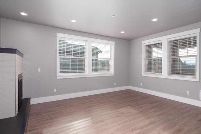Building Photo - Liberty Lake Stonehill Luxury Condo in the...