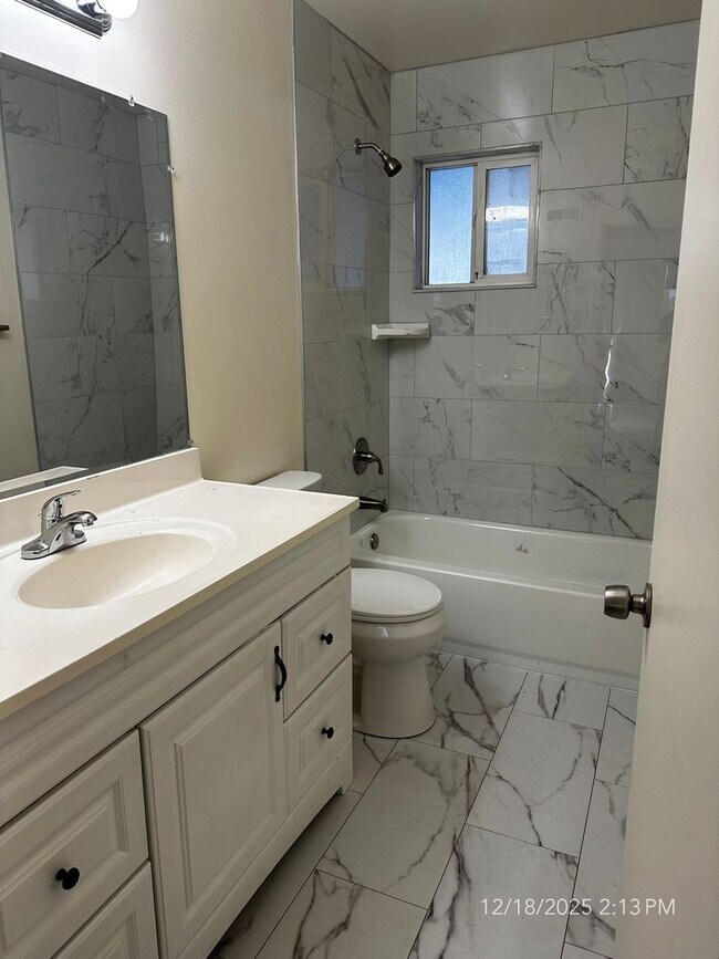 Building Photo - 4 Bedroom Bel Aire Home