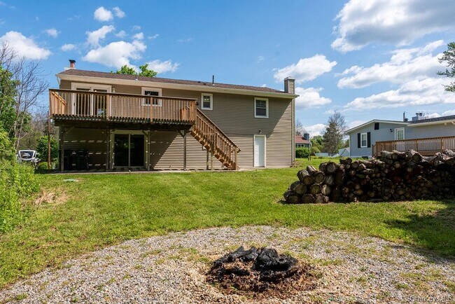 Building Photo - 5 Idlewild Dr